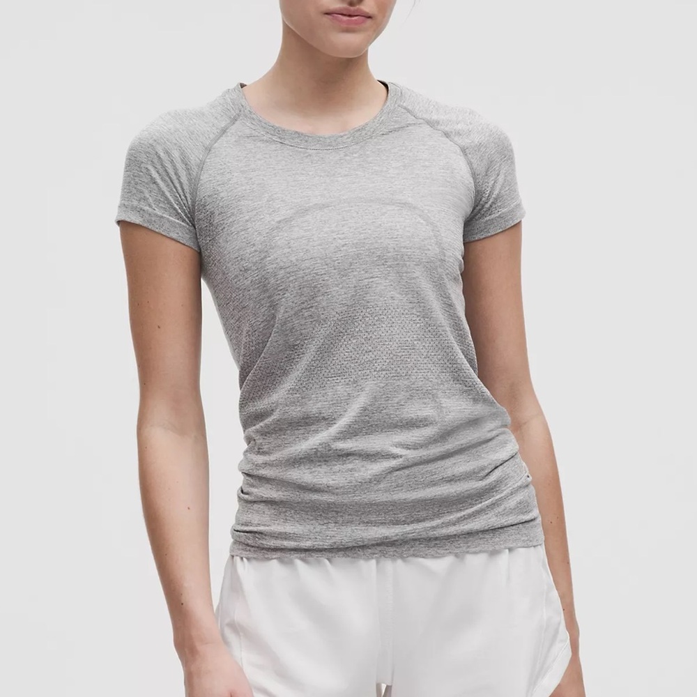 Lululemon Swiftly Tech Short-Sleeve Shirt 2.0 Hip Length in Slate/White (Size 0)
